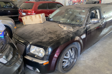 2008 Chrysler 300C Limo, 5.7L Mopar engine in good condition as is rest of the drivetrain, only fault is the ABS module,